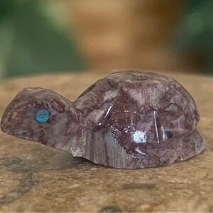 Native American Zuni Carved Turtle Fetish Bead Turquoise Eyes Animal Drilled .7"